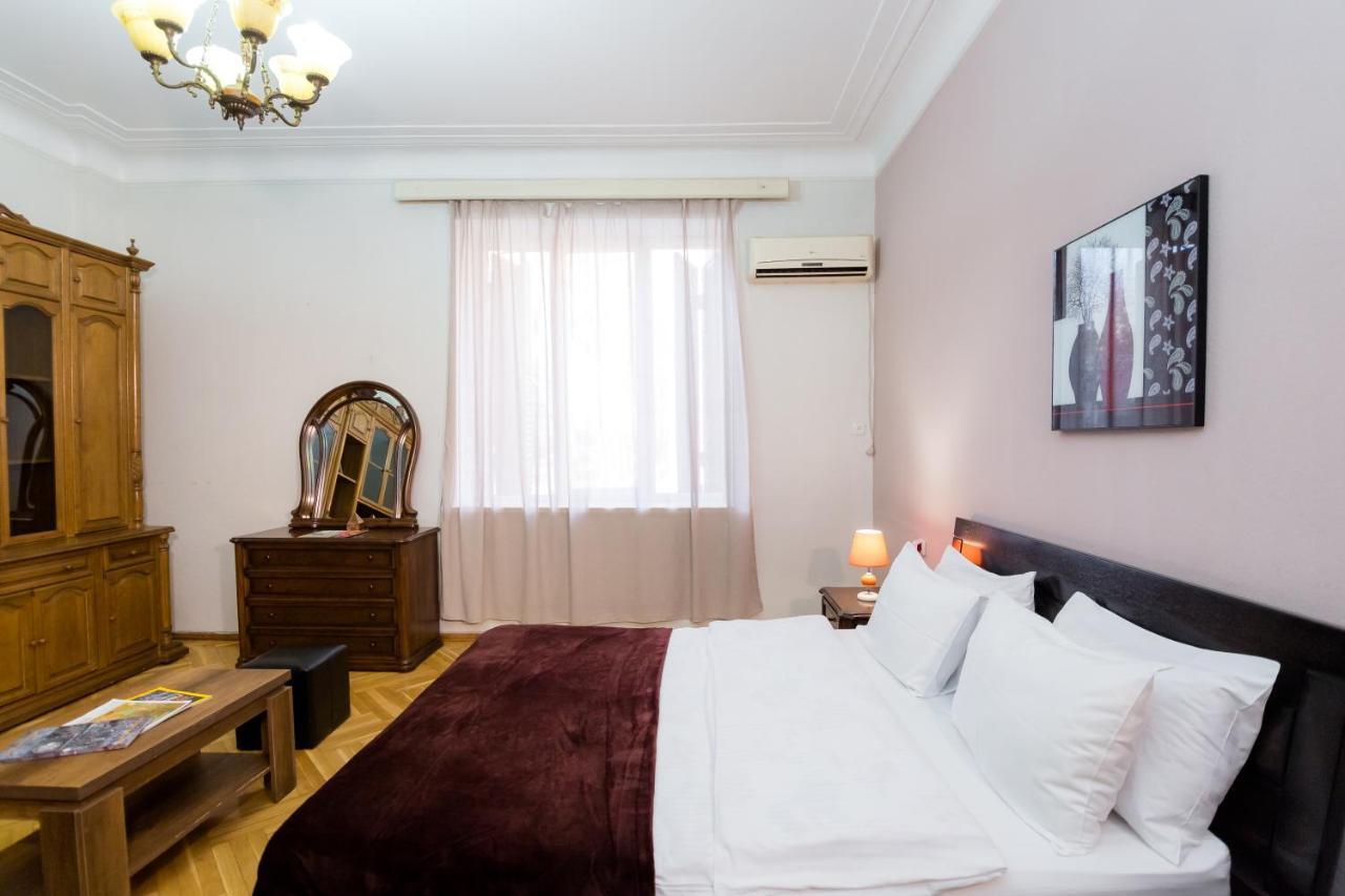 Apartment Gallery Rustaveli 1 트빌리시 외부 사진