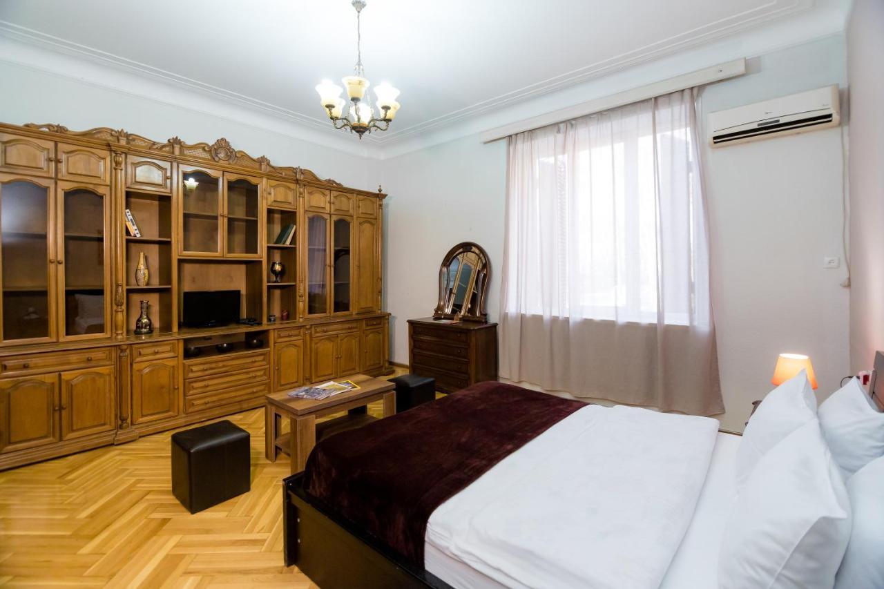 Apartment Gallery Rustaveli 1 트빌리시 외부 사진